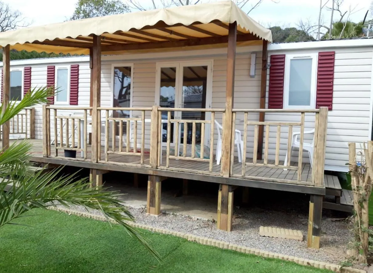 Campsite Mobile Home Sur Emplacement Exceptionnel Es108 Frejus