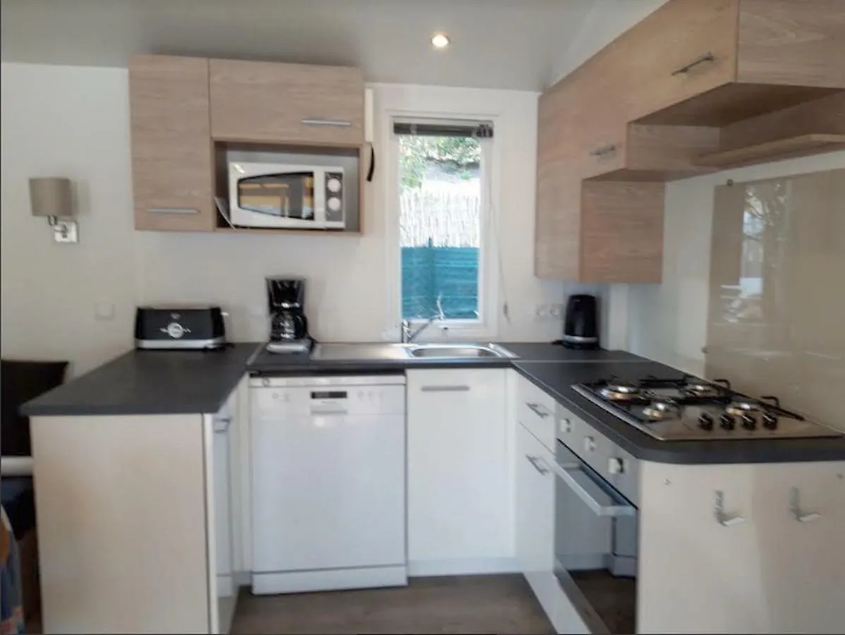 Mobile Home Sur Emplacement Exceptionnel Es108 Fréjus